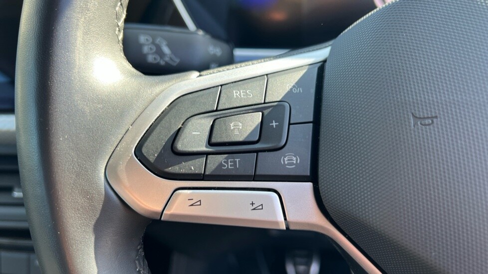 Used Volkswagen T-Cross 2023 for sale - 76067074: Photo 31