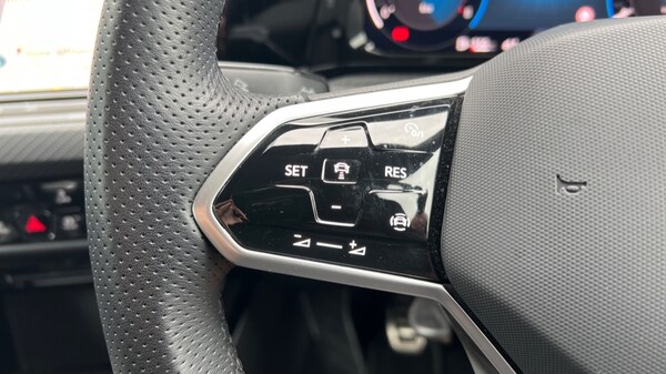 Used Volkswagen Golf 2024 for sale - 76124757: Photo 30