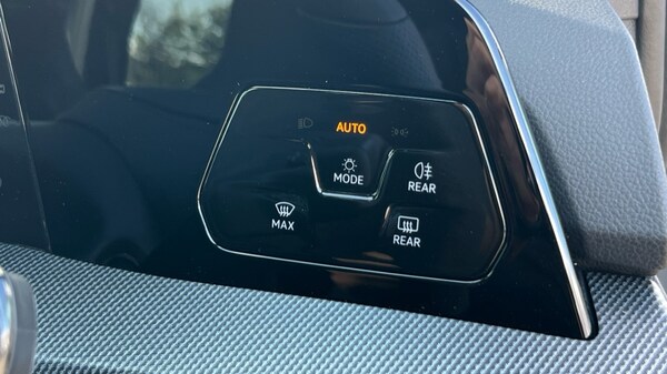 Used Volkswagen Golf 2025 for sale - 75702507: Photo 32