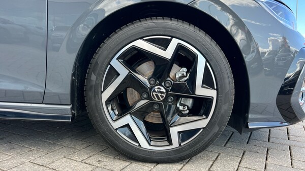 Used Volkswagen Golf 2025 for sale - 75702507: Photo 5
