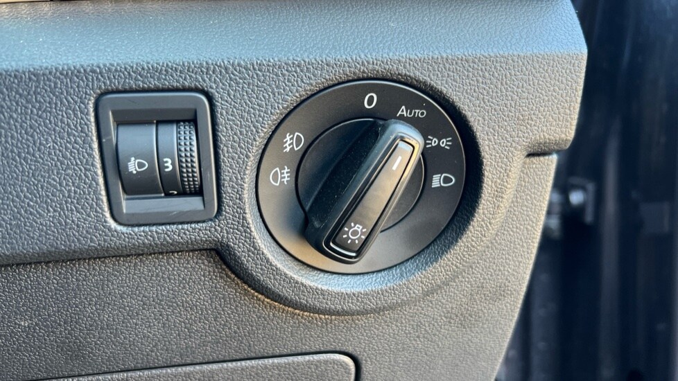 Used Volkswagen T-Cross 2023 for sale - 76668188: Photo 43