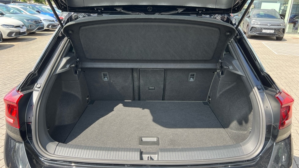 Used Volkswagen T-Roc 2024 for sale - 76593762: Photo 16