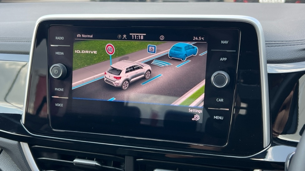 Used Volkswagen T-Roc 2024 for sale - 76593762: Photo 25