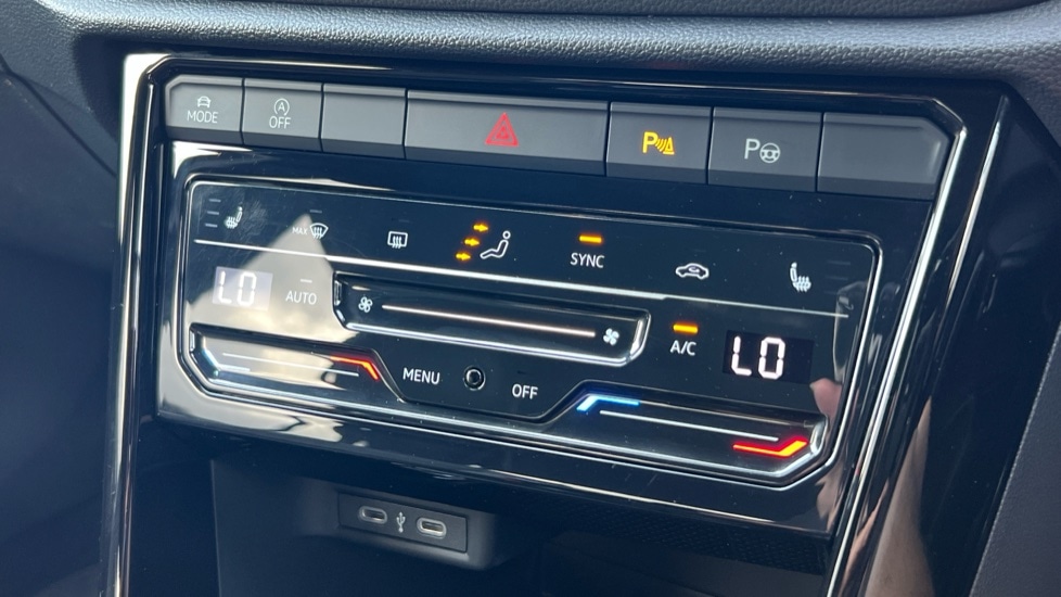 Used Volkswagen T-Roc 2024 for sale - 76593762: Photo 29