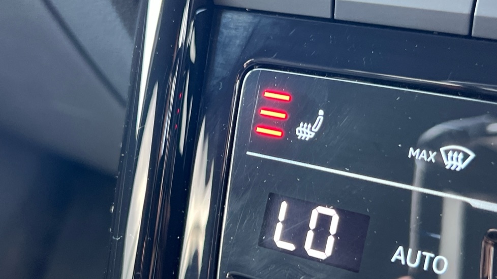 Used Volkswagen T-Roc 2024 for sale - 76593762: Photo 35