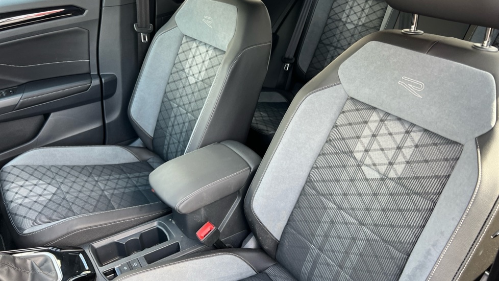 Used Volkswagen T-Roc 2024 for sale - 76593762: Photo 37