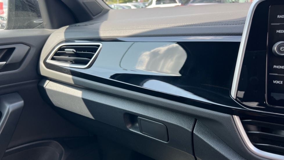 Used Volkswagen T-Roc 2024 for sale - 76593762: Photo 41