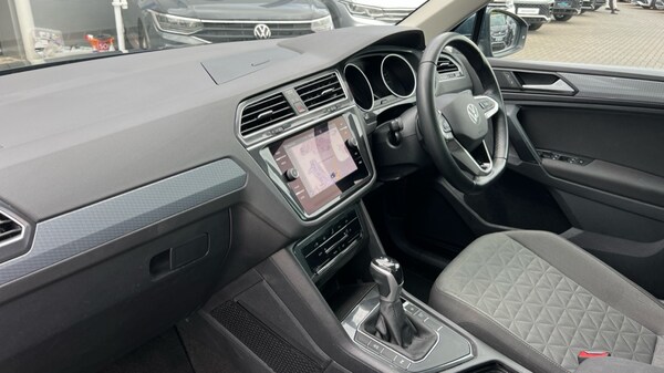 Used Volkswagen Tiguan 2022 for sale - 75610584: Photo 2