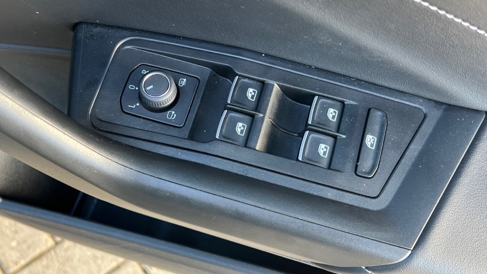 Used Volkswagen T-Roc 2023 for sale - 76984013: Photo 41