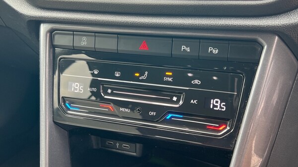 Used Volkswagen T-Roc 2022 for sale - 76124780: Photo 29