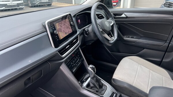 Used Volkswagen T-Roc 2022 for sale - 76124780: Photo 2