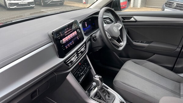 Used Volkswagen T-Roc 2025 for sale - 76116841: Photo 2