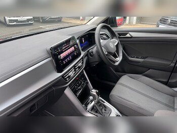 Used Volkswagen T-Roc 2025 for sale - 76116841: Photo