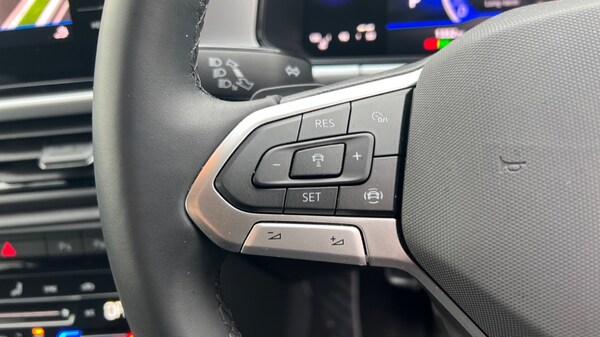 Used Volkswagen T-Roc 2025 for sale - 76116841: Photo 30