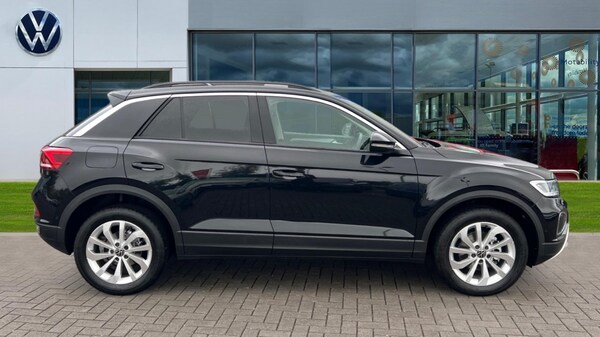 Used Volkswagen T-Roc 2025 for sale - 76116841: Photo 4
