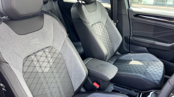 Used Volkswagen T-Roc 2025 for sale - 75763277: Photo 36