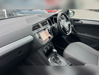 Used Volkswagen Tiguan 2020 for sale - 76025314: Photo 2