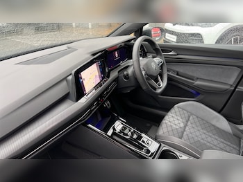 Used Volkswagen Golf 2024 for sale - 76841921: Photo