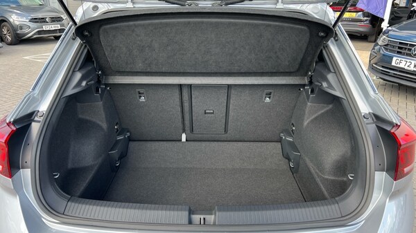 Used Volkswagen T-Roc 2025 for sale - 75758669: Photo 16