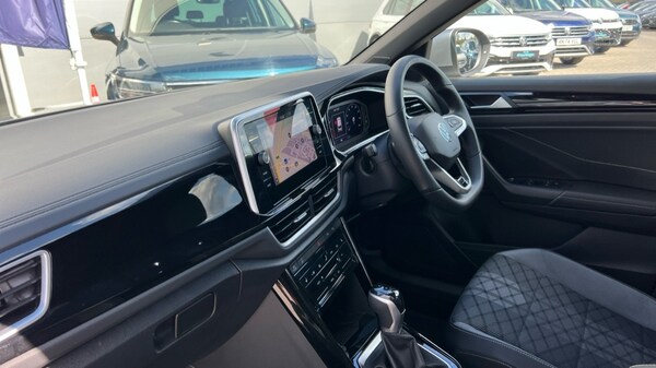 Used Volkswagen T-Roc 2025 for sale - 75758669: Photo 2