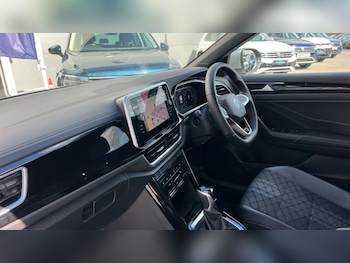 Used Volkswagen T-Roc 2025 for sale - 75758669: Photo 2