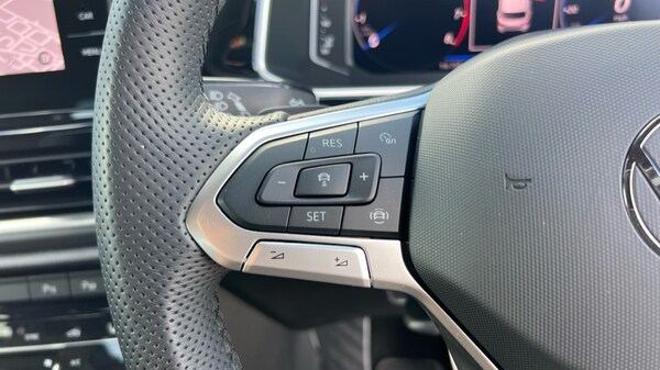 Used Volkswagen T-Roc 2025 for sale - 75758669: Photo 30