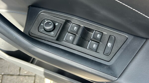 Used Volkswagen T-Roc 2025 for sale - 75758669: Photo 33