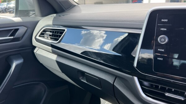 Used Volkswagen T-Roc 2025 for sale - 75758669: Photo 41