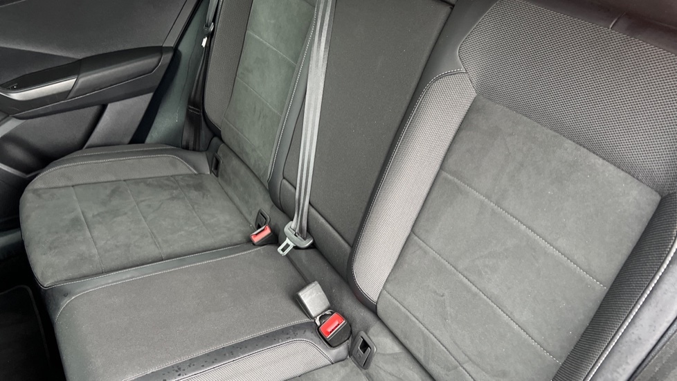 Used Volkswagen T-Roc 2024 for sale - 76276821: Photo 15