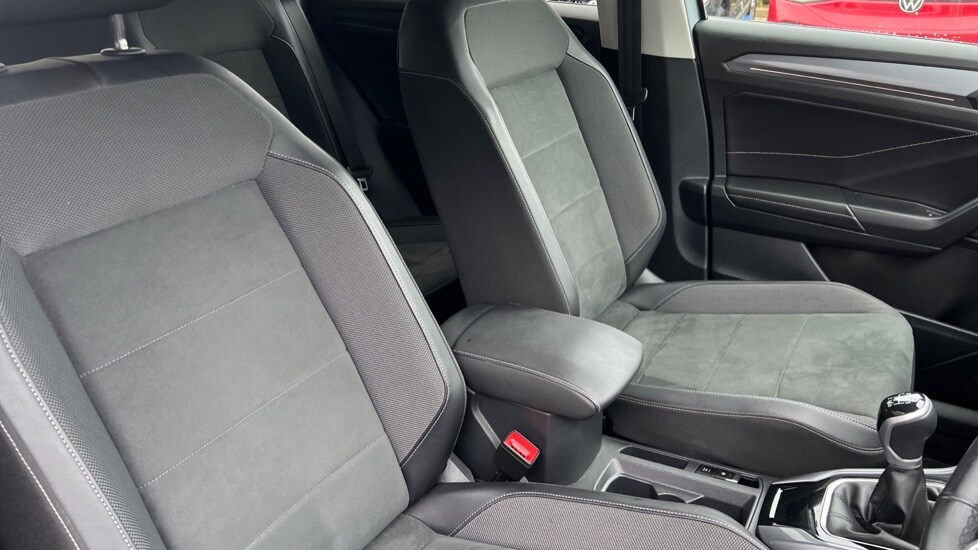 Used Volkswagen T-Roc 2024 for sale - 76276821: Photo 36