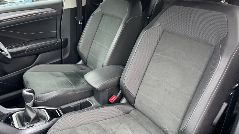 Used Volkswagen T-Roc 2024 for sale - 76276821: Photo 37