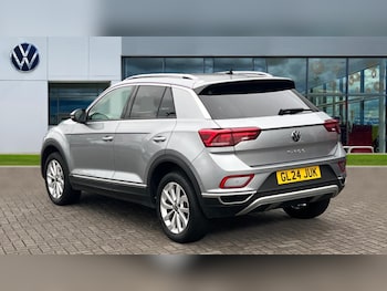 Used Volkswagen T-Roc 2024 for sale - 76276821: Photo