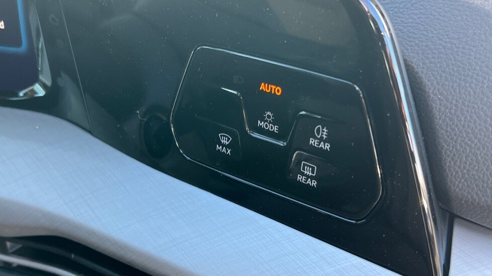 Used Volkswagen Golf 2025 for sale - 77010291: Photo 32