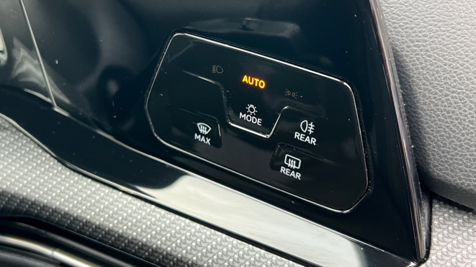 Used Volkswagen Golf 2021 for sale - 76660701: Photo 32