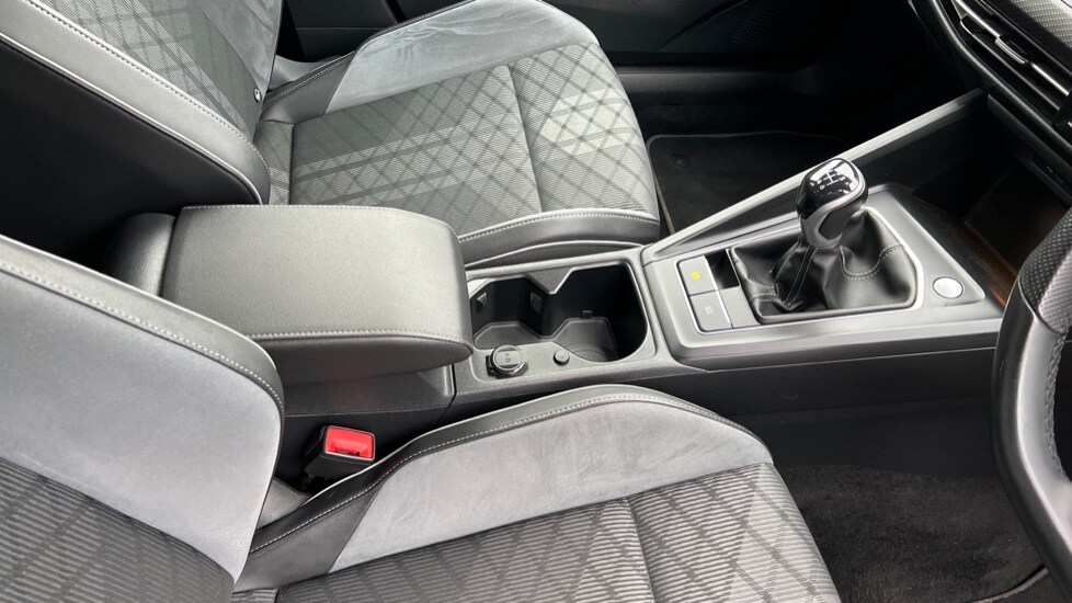 Used Volkswagen Golf 2021 for sale - 76660701: Photo 42