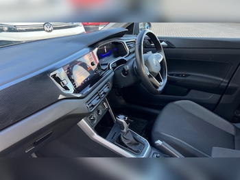 Used Volkswagen Polo 2023 for sale - 76609459: Photo