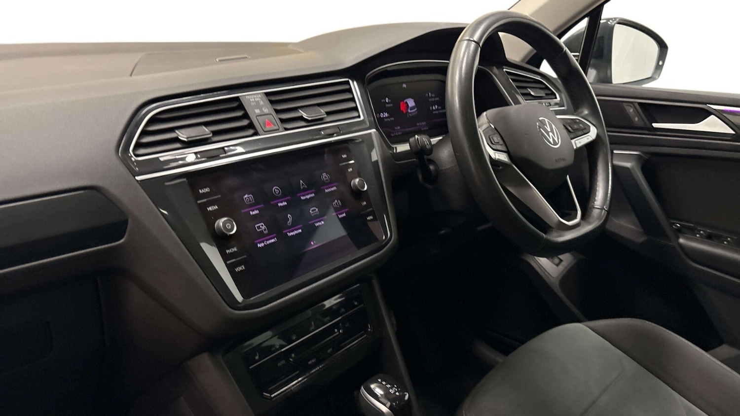 Used Volkswagen Tiguan 2021 for sale - 76668191: Photo 2