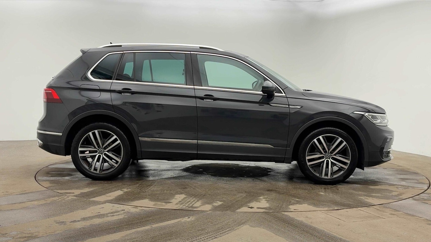 Used Volkswagen Tiguan 2021 for sale - 76668191: Photo 4
