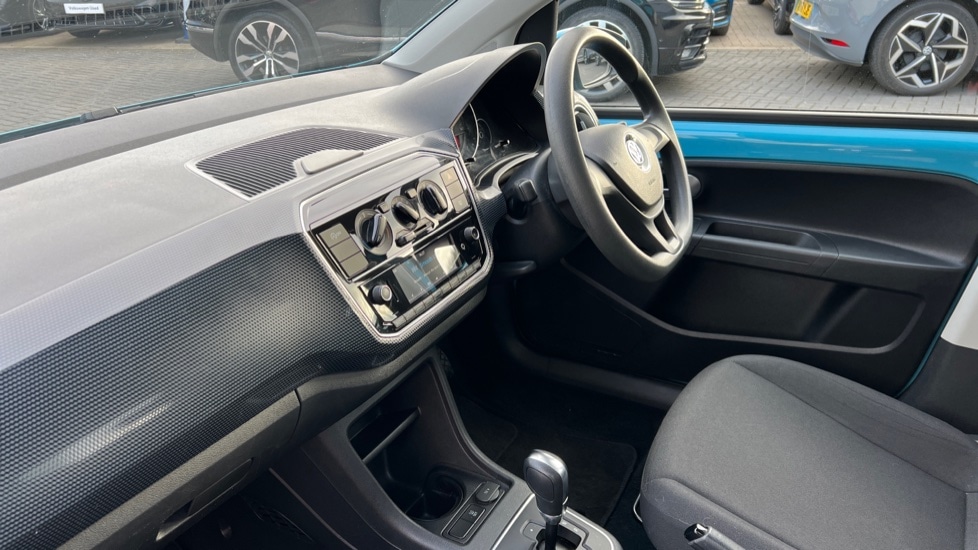 Used Volkswagen up! 2018 for sale - 76668242: Photo 2