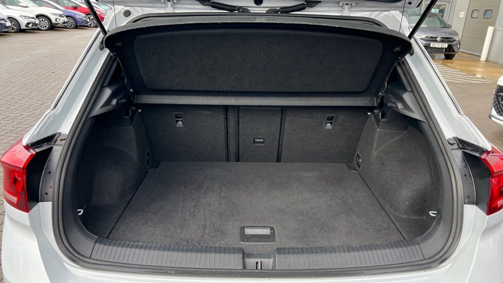 Used Volkswagen T-Roc 2022 for sale - 77010236: Photo 16