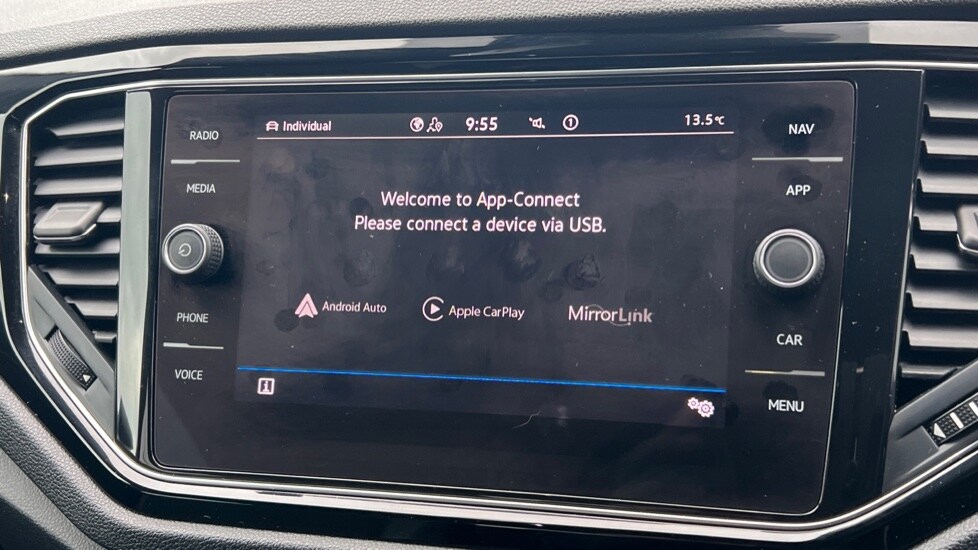 Used Volkswagen T-Roc 2022 for sale - 77010236: Photo 24