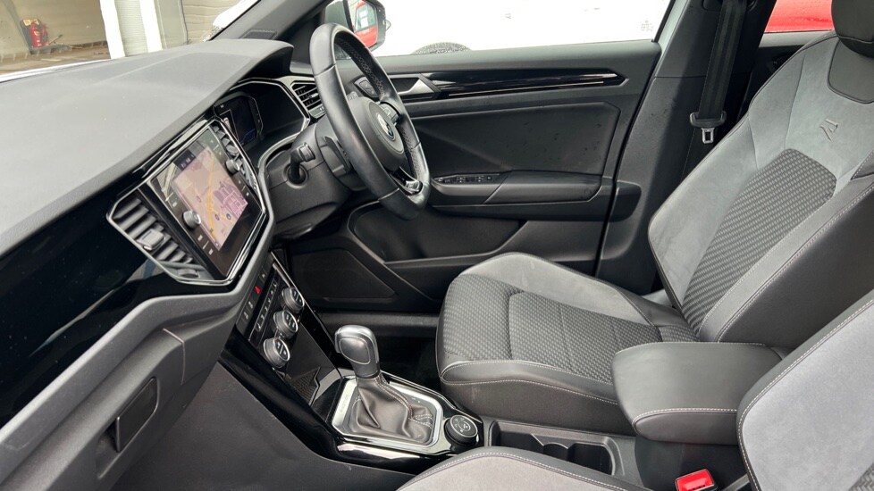 Used Volkswagen T-Roc 2022 for sale - 77010236: Photo 28
