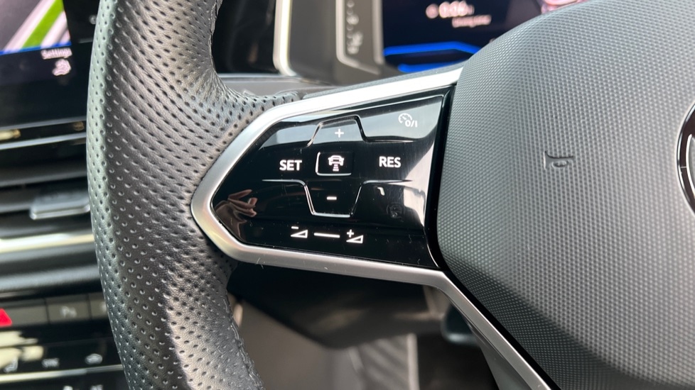 Used Volkswagen T-Roc 2022 for sale - 77035997: Photo 30