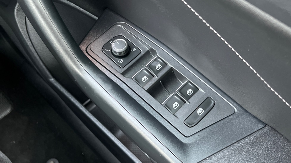 Used Volkswagen T-Roc 2022 for sale - 77035997: Photo 33