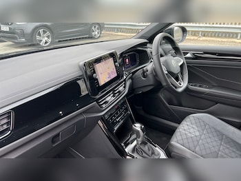 Used Volkswagen T-Roc 2025 for sale - 76116898: Photo 2