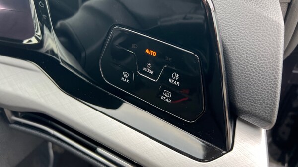 Used Volkswagen Golf 2022 for sale - 76104097: Photo 32