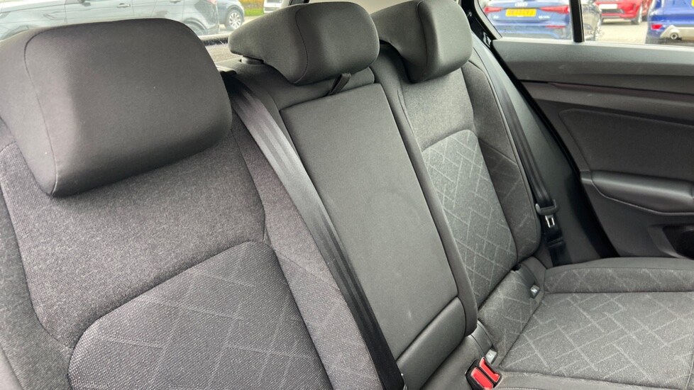 Used Volkswagen Golf 2022 for sale - 76104097: Photo 38