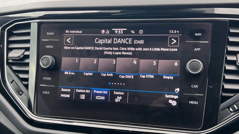 Used Volkswagen T-Roc 2022 for sale - 76966640: Photo 22