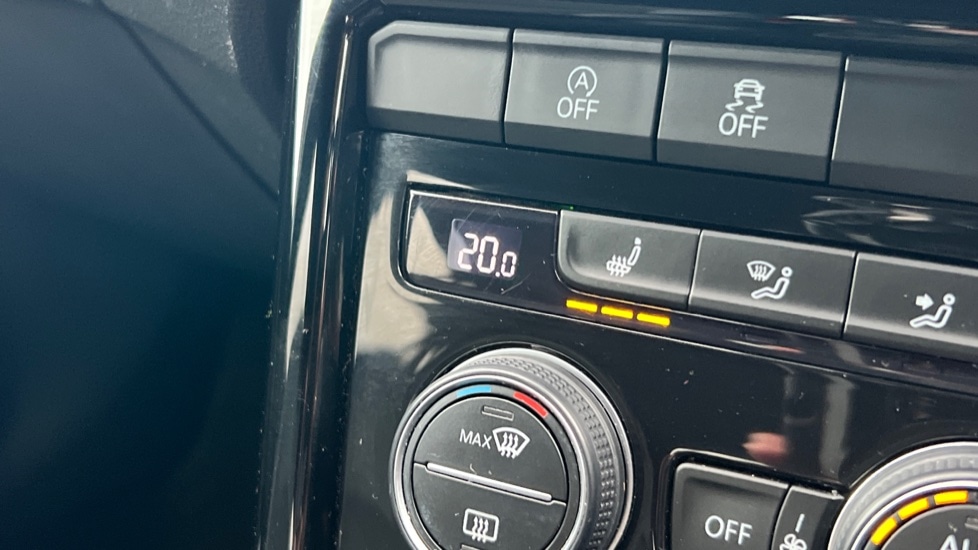 Used Volkswagen T-Roc 2022 for sale - 76966640: Photo 35