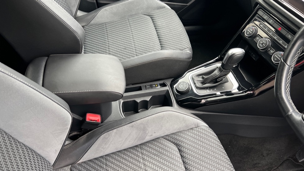 Used Volkswagen T-Roc 2022 for sale - 76966640: Photo 42